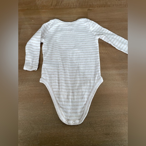 GAP & Old Navy Long Sleeve Bodysuits - Beige & White Stripes & Raglan Pink 6-12M - Picture 5 of 6